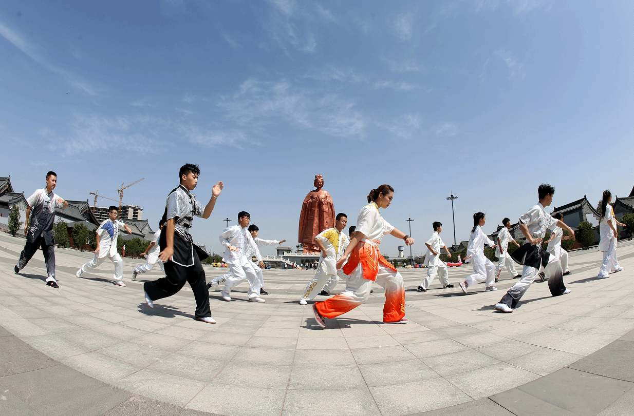 1.5万学生习练形意拳 没有真“功夫”不能毕业