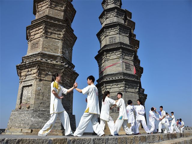 军训×运动会=国术形意拳的创意表达