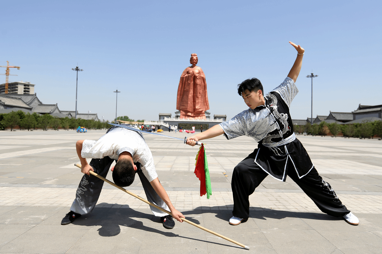 1.5万学生习练形意拳 没有真“功夫”不能毕业