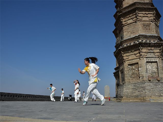 军训×运动会=国术形意拳的创意表达